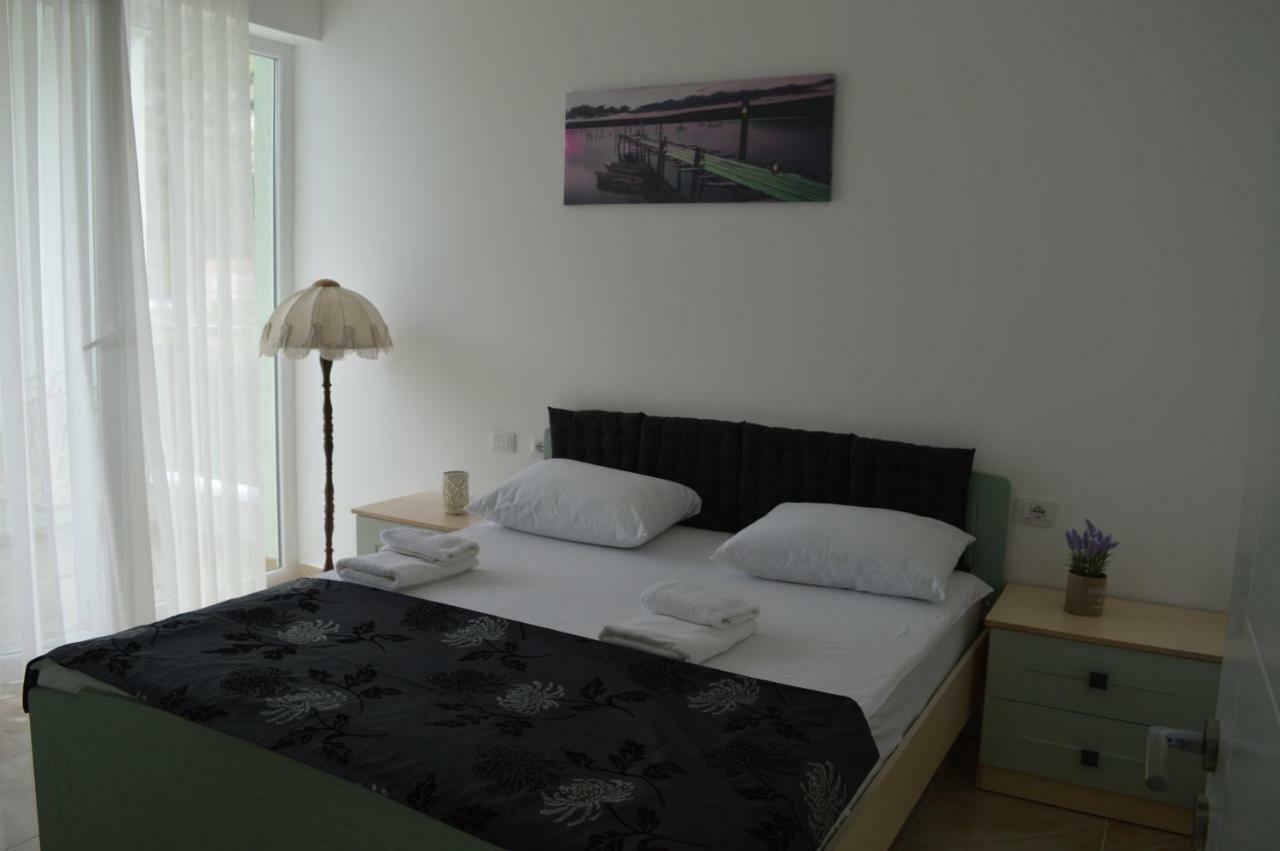 Blini Seaside Apartment Shengjin Exterior photo
